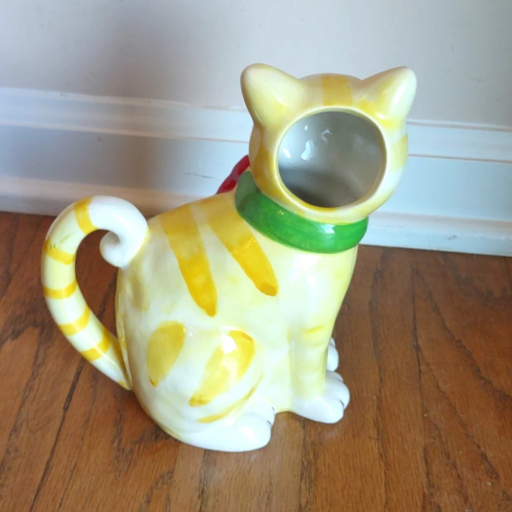 Yellow and White Sitting Cat Pitcher - Picture 2 of 6